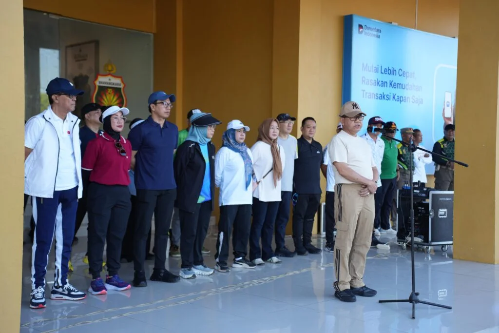 Pemprov Lampung Gelar Gerakan Bersih Bersih di Komplek PKOR Way Halim