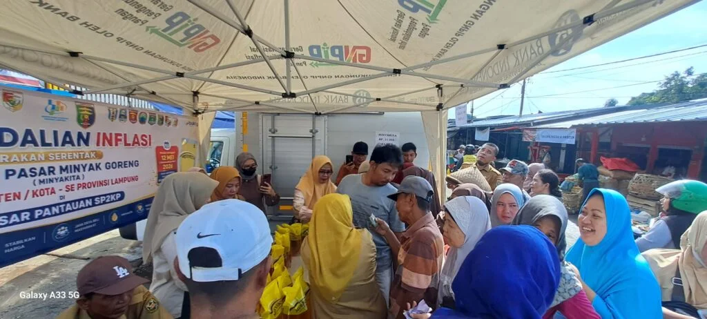 Pemprov Lampung Gelar Operasi Pasar Serentak Kendalikan Inflasi Minyak Goreng