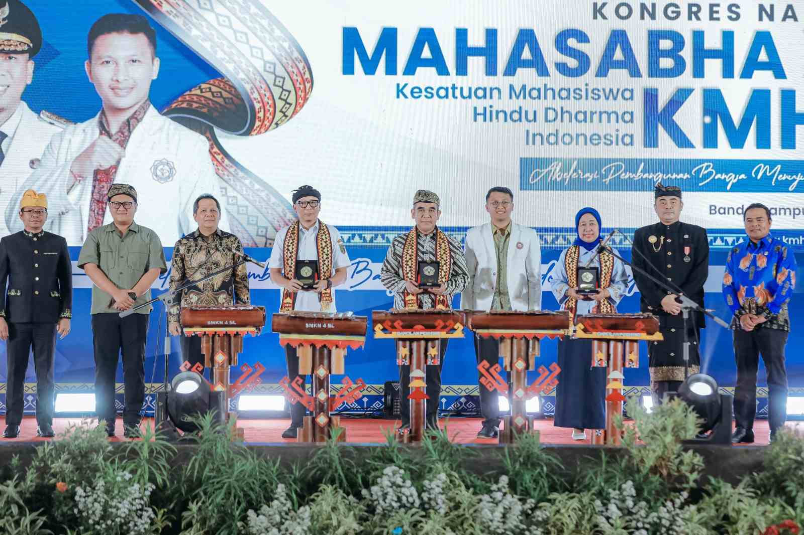 Gubernur Lampung Rahmat Mirzani Djausal Hadiri Mahasabha XIV Kesatuan Mahasiswa Hindu Dharma Indonesia