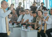 Sekdaprov Marindo Kurniawan Dampingi Menko Pangan Zulkifli Hasan dan Mendag Budi Santoso dalam Acara Rembuk Tani